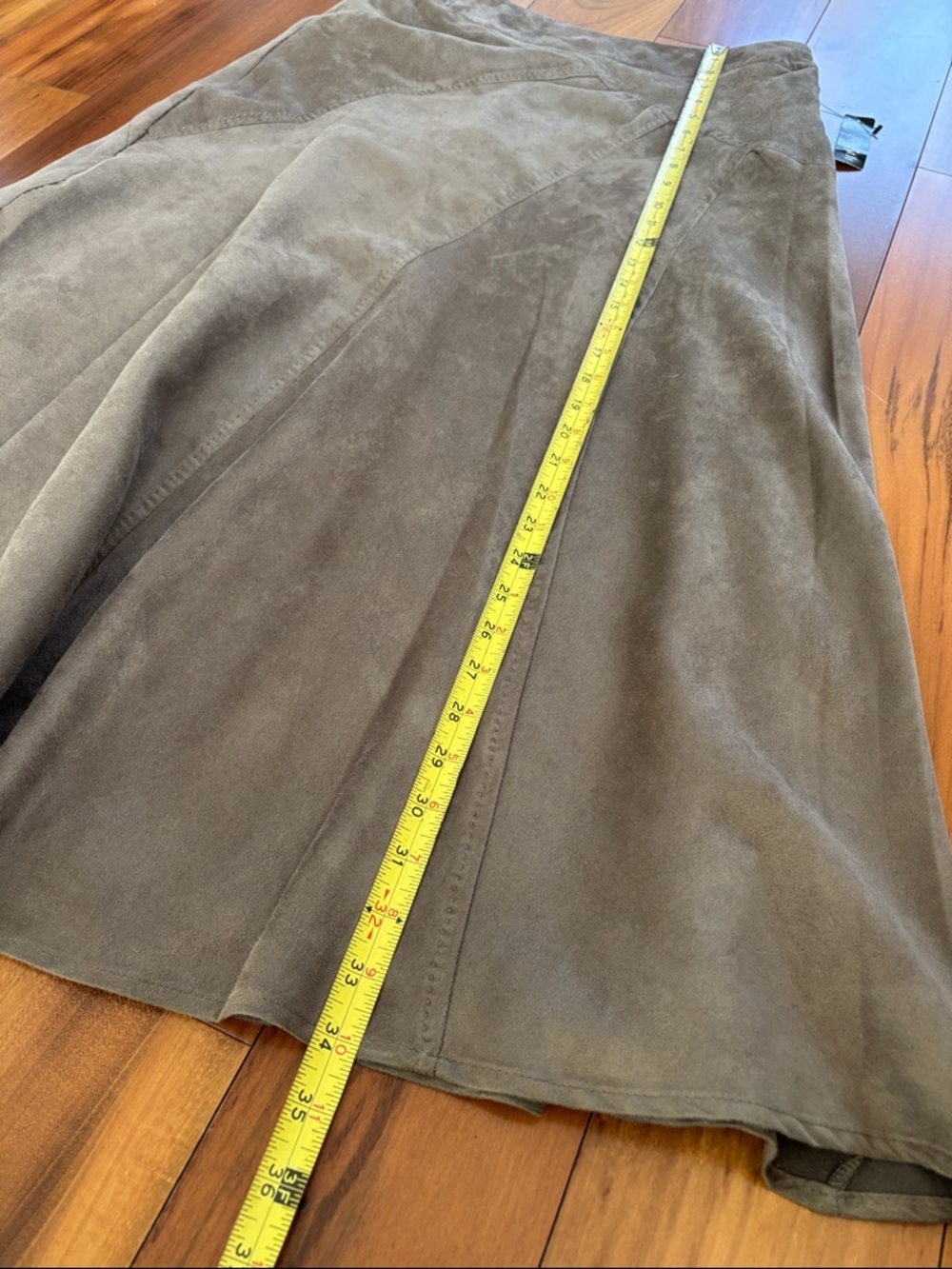 NWT faux suede skirt - Picture 10 of 11